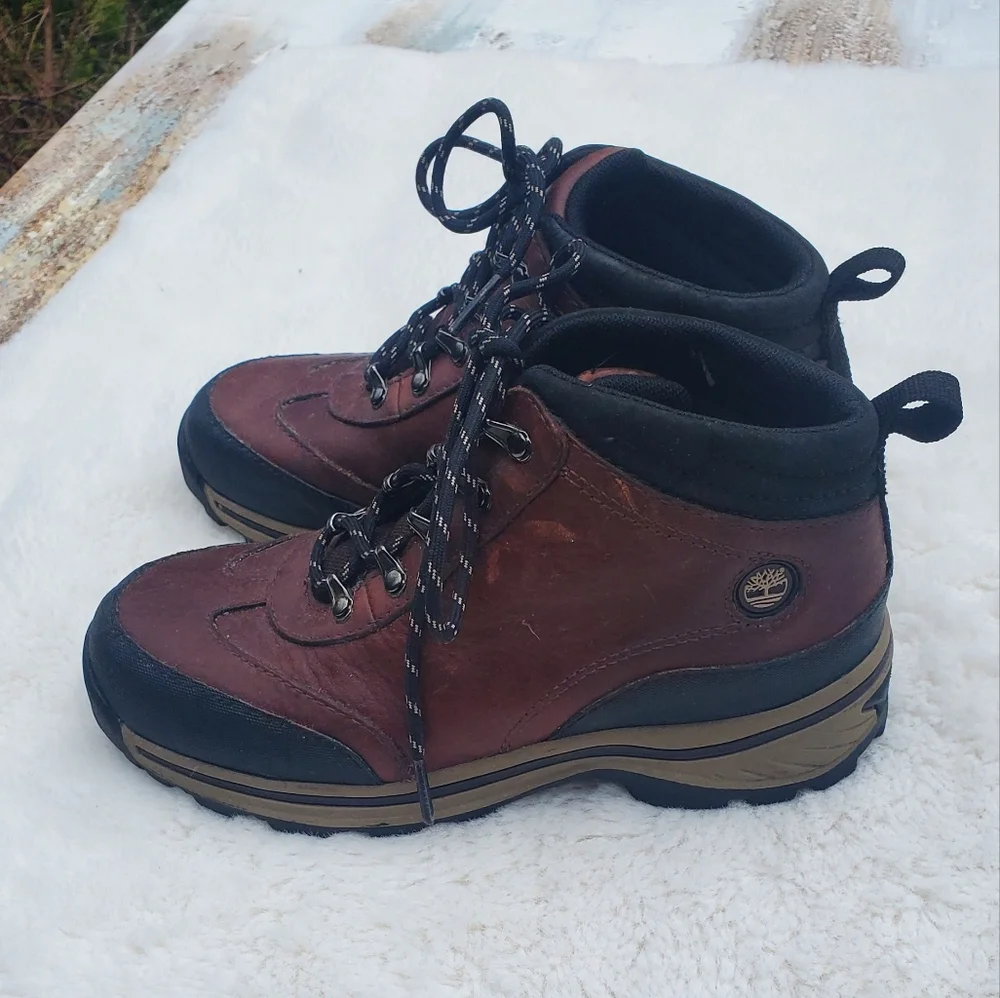 Boys Timberlane Shoes Size 2